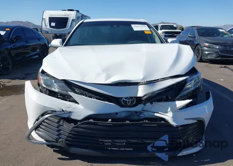 2021 Toyota Camry Le из США, поврежденный, VIN 4T1C11AK3MU580192